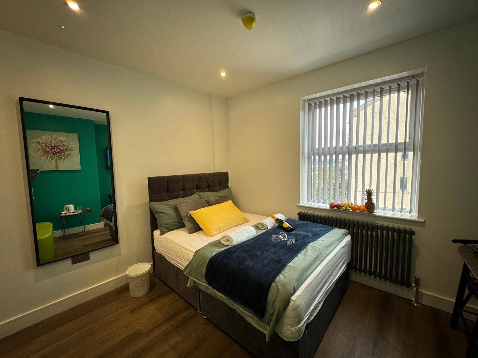Southgate Luxury Apartments Elland Exteriér fotografie
